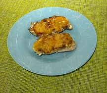 Куриная отбивная с помидором под сырной корочкой