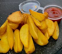 Картофельные дольки и соус L