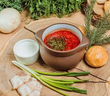 Борщ с брусникой и пампушками