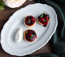 Сырники с вишней и смородиной