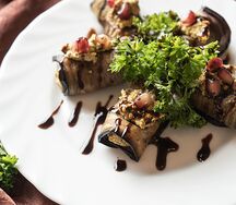 Рулетики из баклажанов с орехами