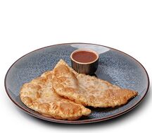 Чебуреки с бараниной и соусом сацебели
