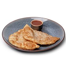 Чебуреки с сыром и соусом Сацебели