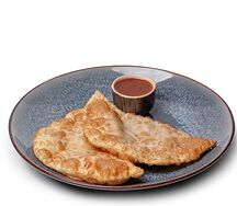 Чебуреки с говядиной, свининой и соусом Сацебели