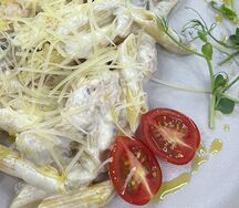 Пенне курица с грибами