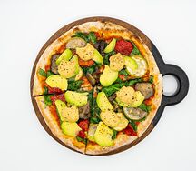 С овощами гриль, хумусом и авокадо