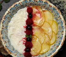 Рисовая каша c ягодами