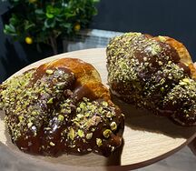 Круассан с фисташкой