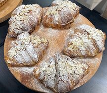 Миндальный круассан