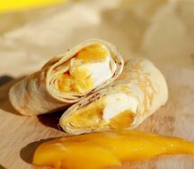 Роллинг с маскарпоне и манго 