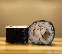 Ролл с копченой курицей