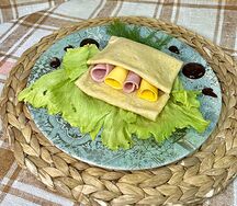 Блинчик с ветчиной и сыром