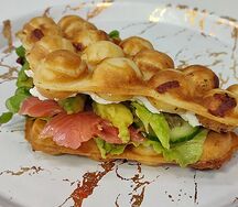 С красной рыбой