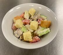 Салат Цезарь с курицей