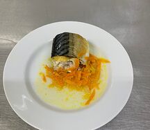 Скумбрия с овощами