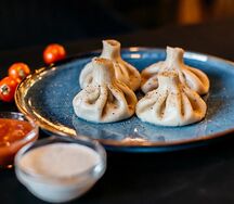 Хинкали с креветкой и страчателлой