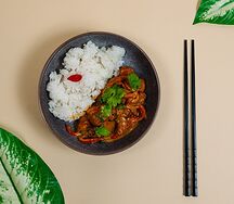 Красный карри с курицей и ананасами кимчи