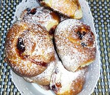 Пирожок с брусникой