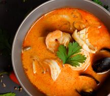 Том ям с морепродуктами 