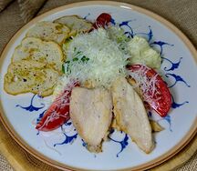 Салат Цезарь с курицей