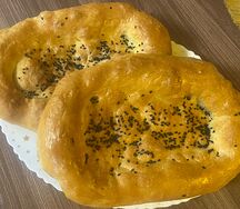 Лепешка на гриле с кунжутом 