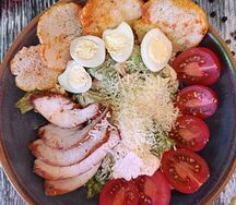 Цезарь с курицей