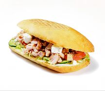 Шаурмиссия фирменная в булке