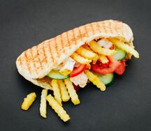 Булочка с курицей