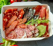 Мясная тарелка S