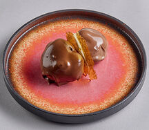 Шоколадный профитроль