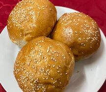 Булочка с кунжутом