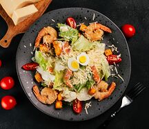 Цезарь с креветкой и семгой