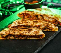 Кесадилья с курицей