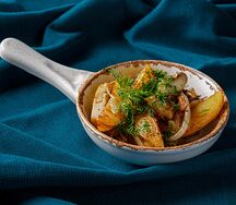 Картофель по-домашнему с луком и грибами