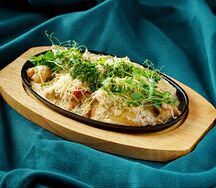 Жаркое из куриного филе в сливочном соусе