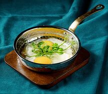 Глазунья из двух яиц