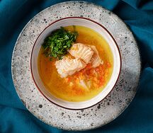 Уха по-царски с семгой