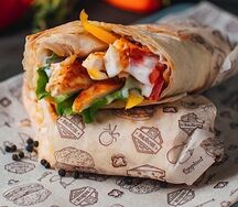 Шаверма в лаваше с нежной куриной грудкой