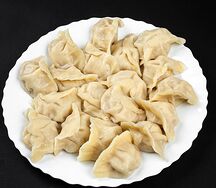 Пельмени со свиным фаршем и овощами