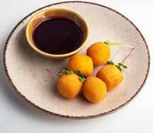 Сырные кубики моцарелла