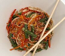 Wok Удон с овощами в соевом соусе