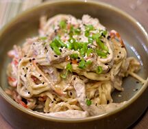 Яичная лапша со свининой