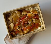 Паста с курочкой в кисло-сладком соусе