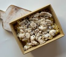 Паста с курицей в сливочном соусе