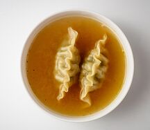 Куриный бульон с дамплингами
