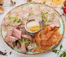 Мясная тарелка