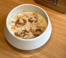 Рисовая с карамелью и жареным миндалем