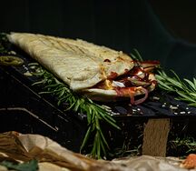 Кальцоне с курицей и грибами