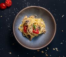 Паста с грибами и курицей