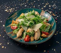 Цезарь с курицей